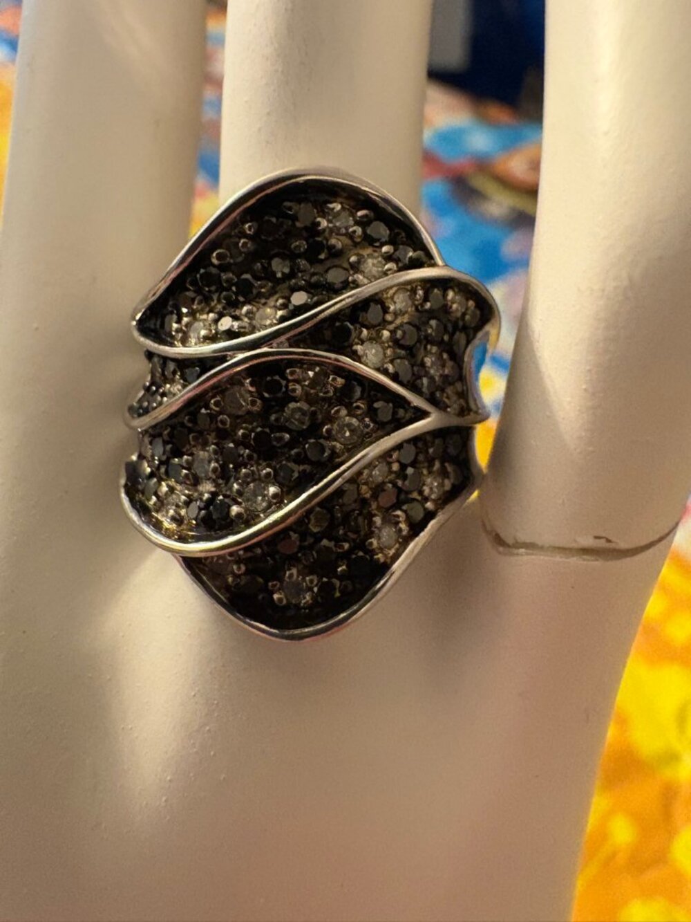 Sterling Silver 1.00 CTTW Black and White Natural Diamond Wave Dome Ring Size 7